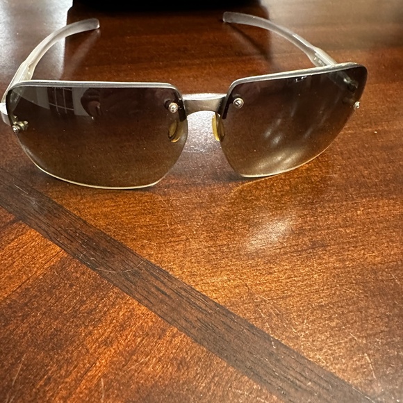 Prada sunglasses - Picture 2 of 4